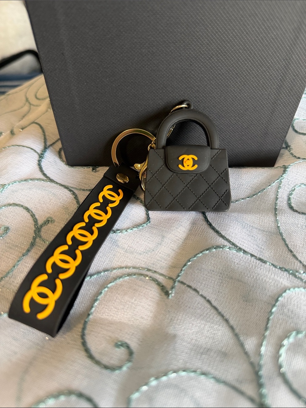 Mini quilted handbag keychain